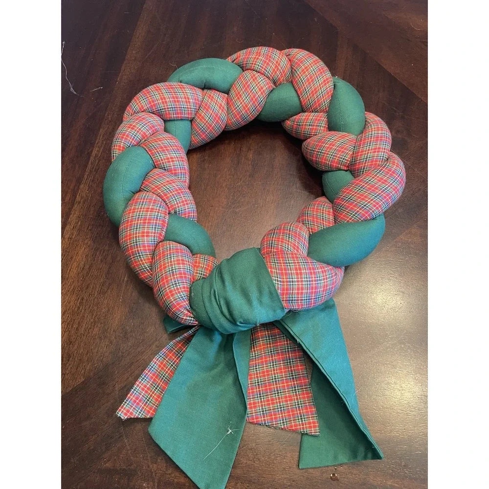 Vintage Christmas Braided Wreath with Bow Plaid Red Green